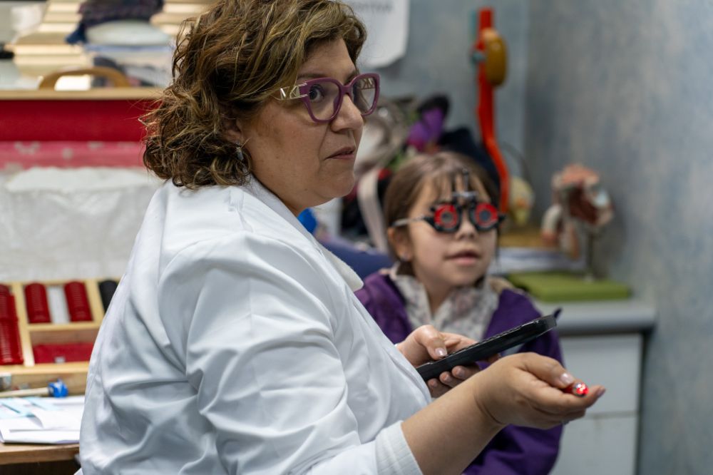 El Servicio de Oftalmología del Hospital Clínico de la Universidad de Chile se hizo presente en la Región de Los Lagos. 